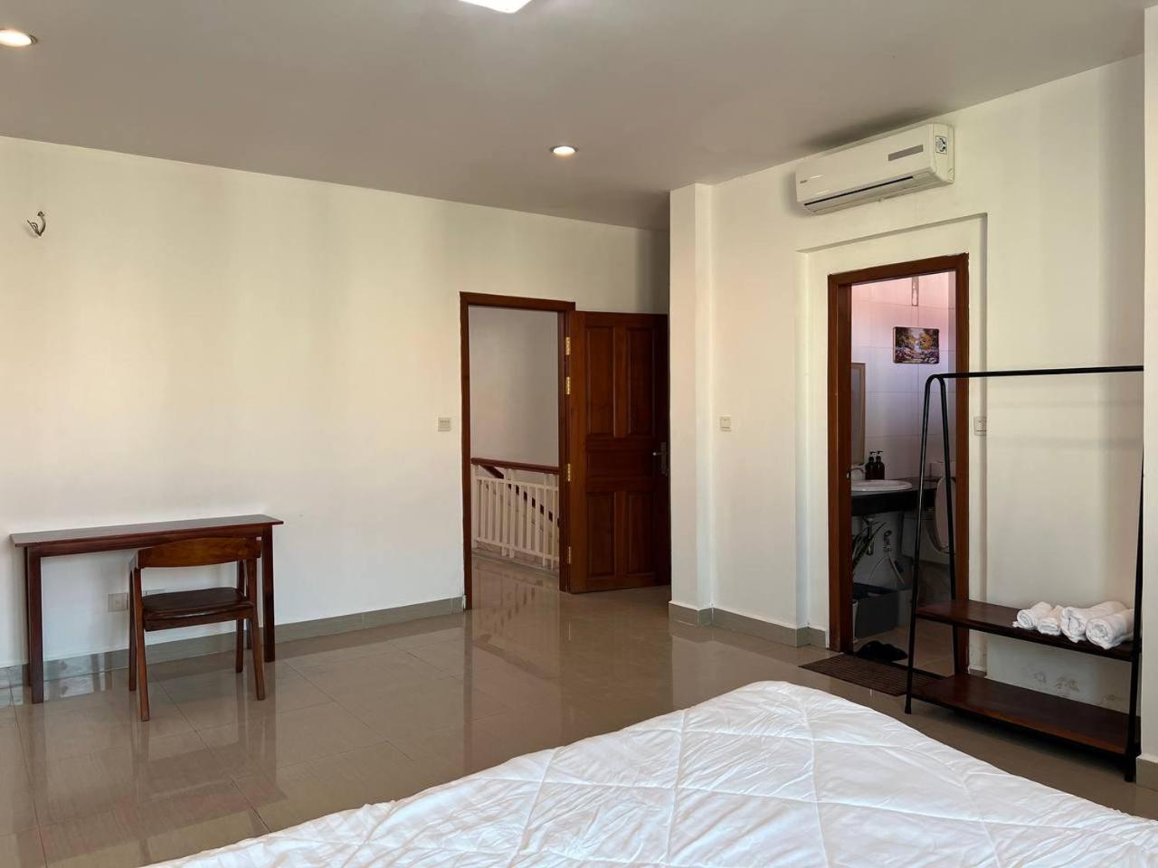 D32 Homestay Near Airport Behind Brown Coffee Airport Phnom Penh Exterior foto