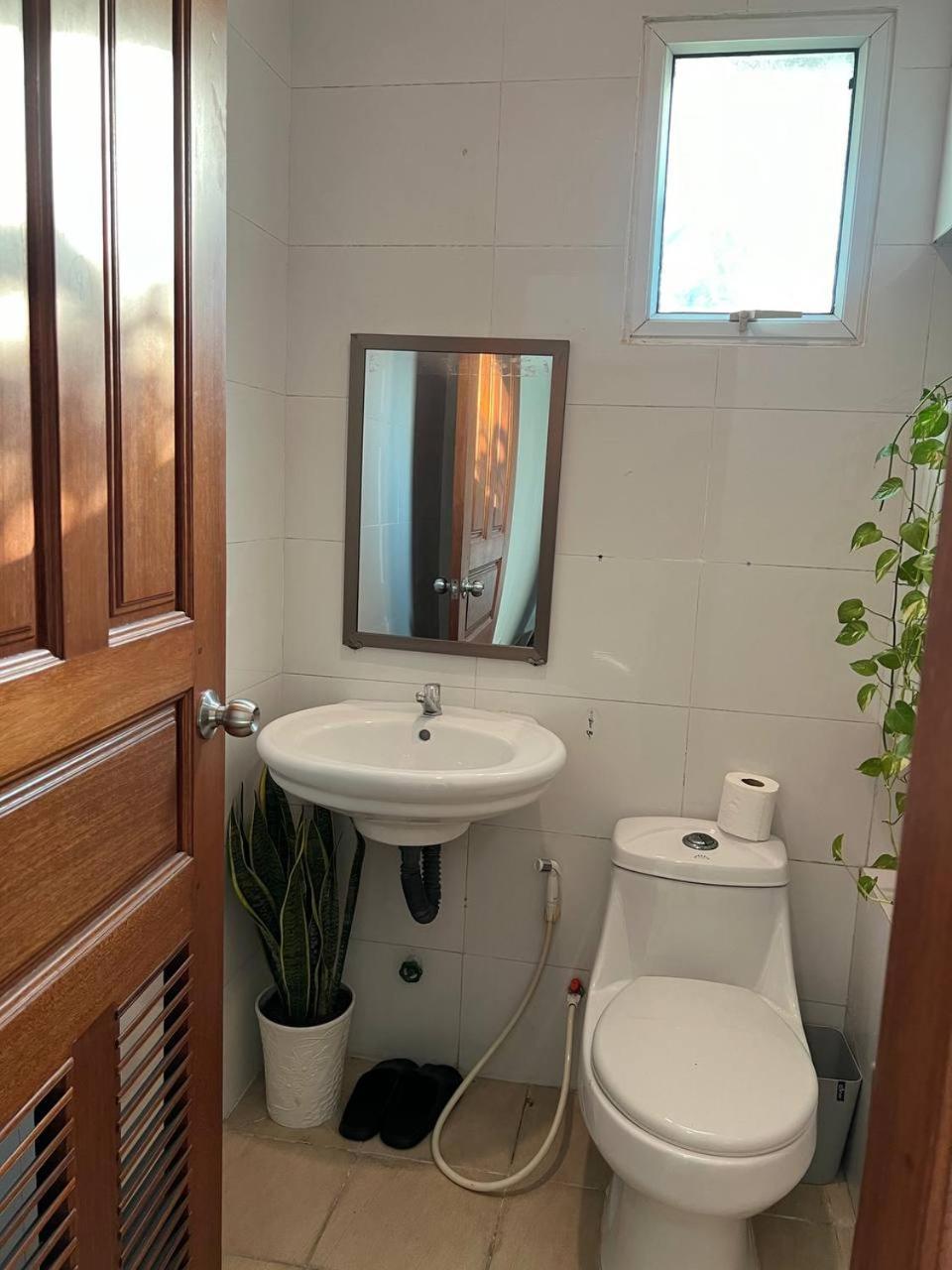 D32 Homestay Near Airport Behind Brown Coffee Airport Phnom Penh Exterior foto